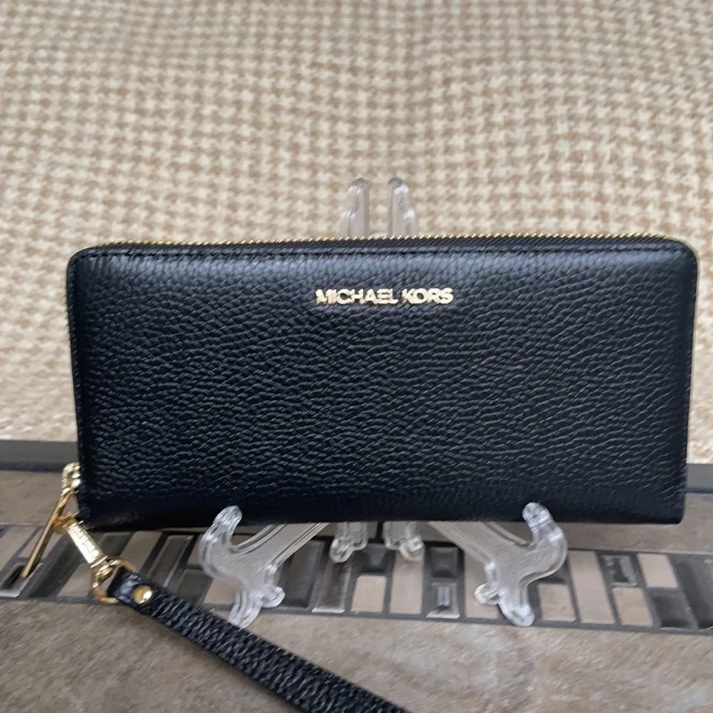 Michael Kors Jet Set Travel Large Travel CONTINENTAL Wallet-Wristlet